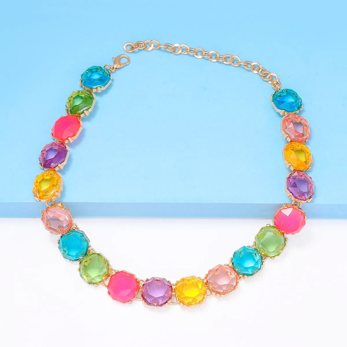 Elegant Round Alloy Three-dimensional Inlay Resin Women's Necklace