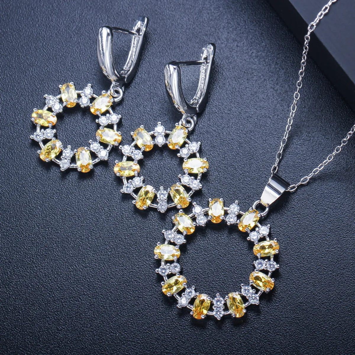 Elegant Round Copper Plating Inlay Artificial Gemstones White Gold Plated Rhodium Plated Earrings Necklace