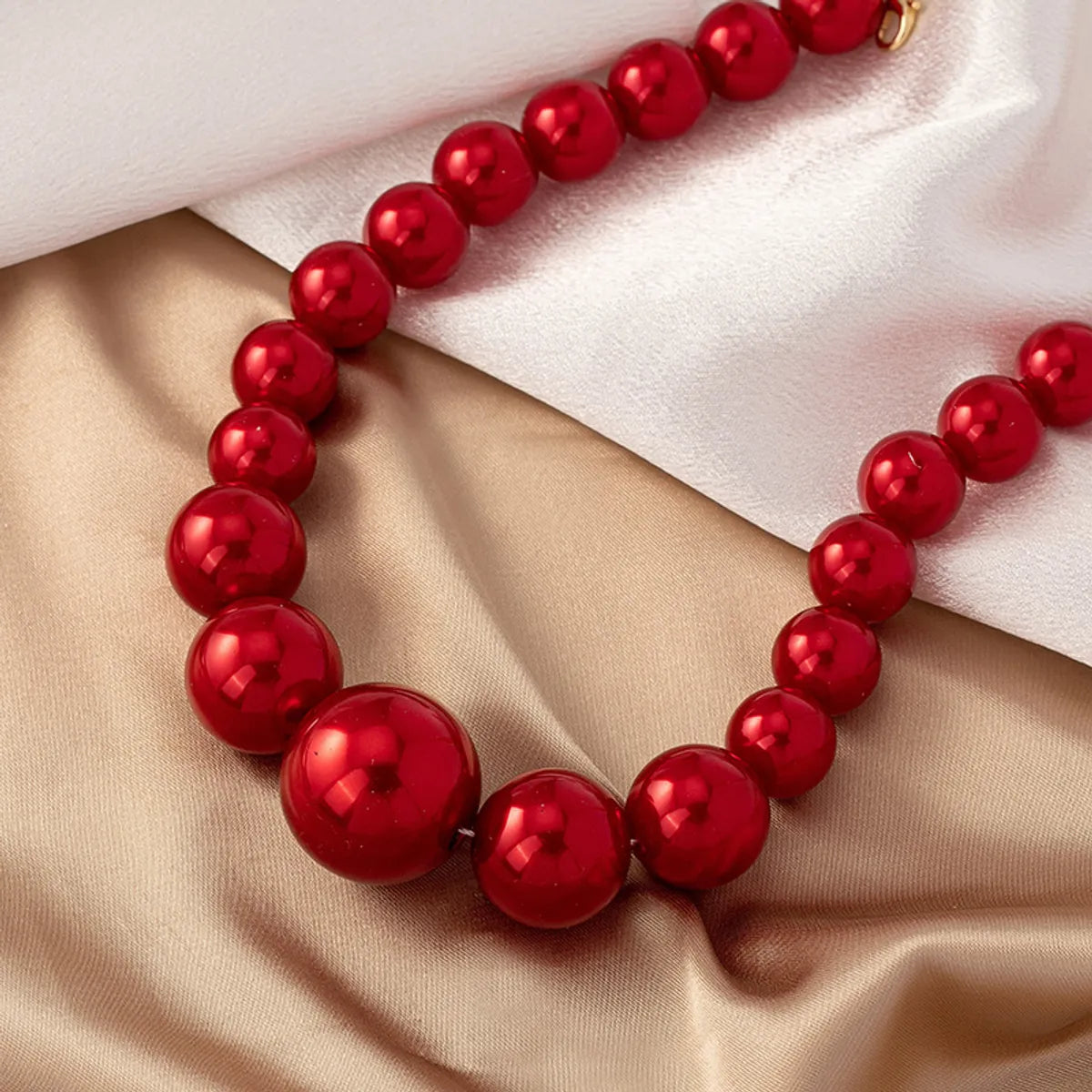 Elegant Round Imitation Pearl Beaded Women's Pendant Necklace