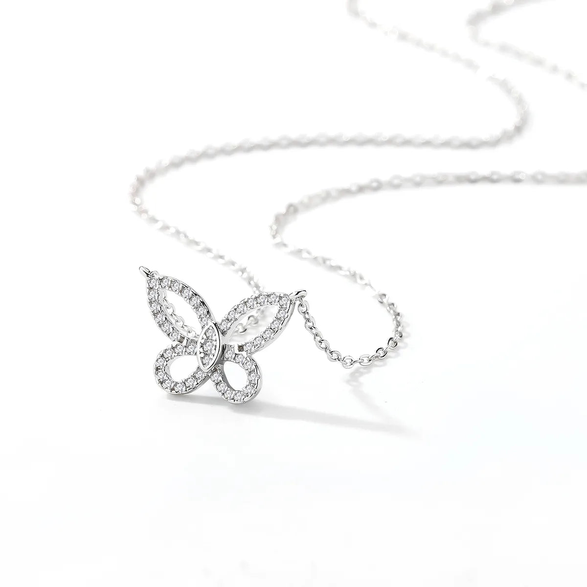 Elegant Shiny Butterfly K Gold Plated White Gold Plated Zircon Copper Alloy Wholesale Pendant Necklace