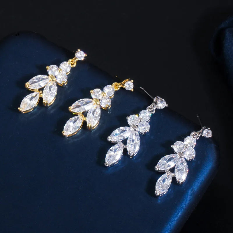 Copper 18K Gold Plated White Gold Plated Rhodium Plated Elegant Shiny Plating Inlay Flower Snowflake Artificial Gemstones Earrings Necklace