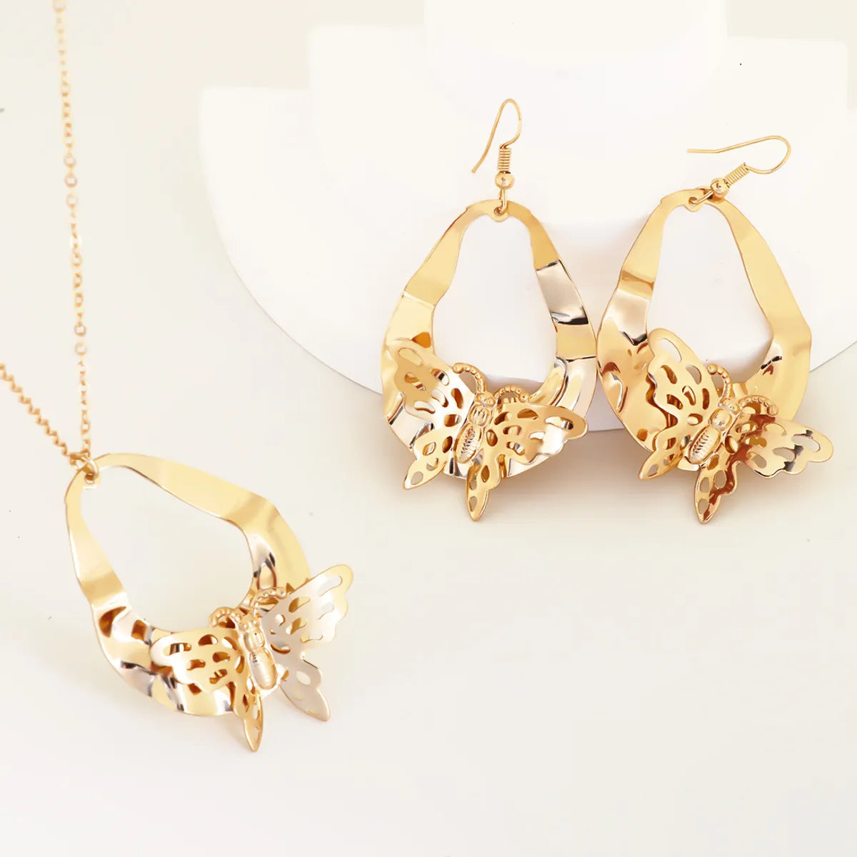 Elegant Simple Style Butterfly Iron Gold Plated Women'S Jewelry Set