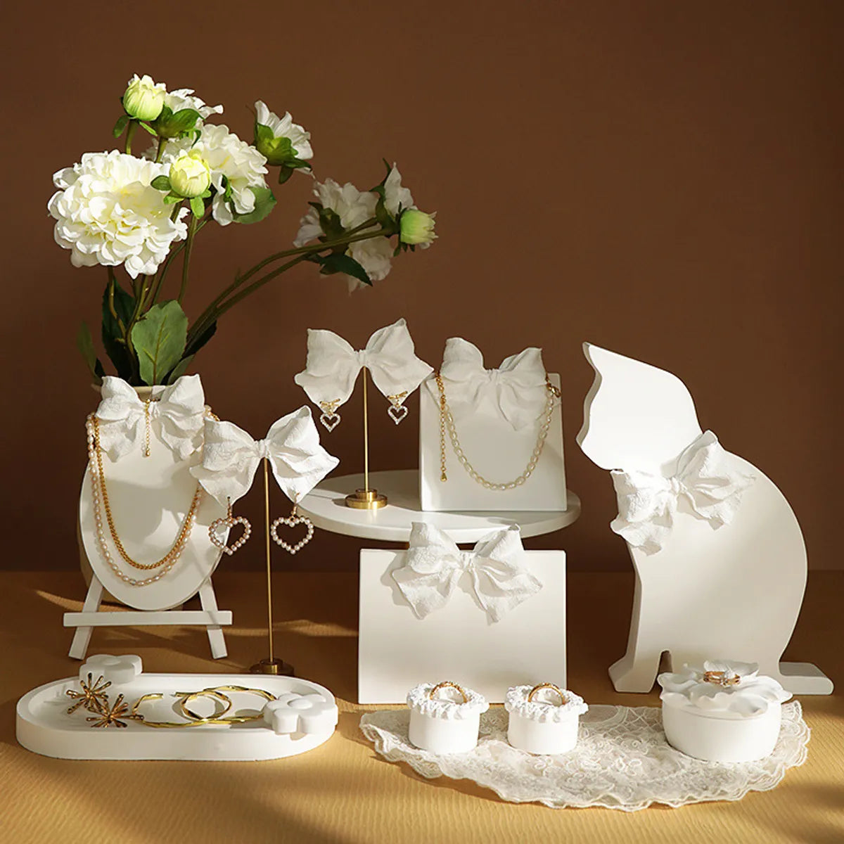 Elegant Simple Style Cat Flower Gypsum Jewelry Display