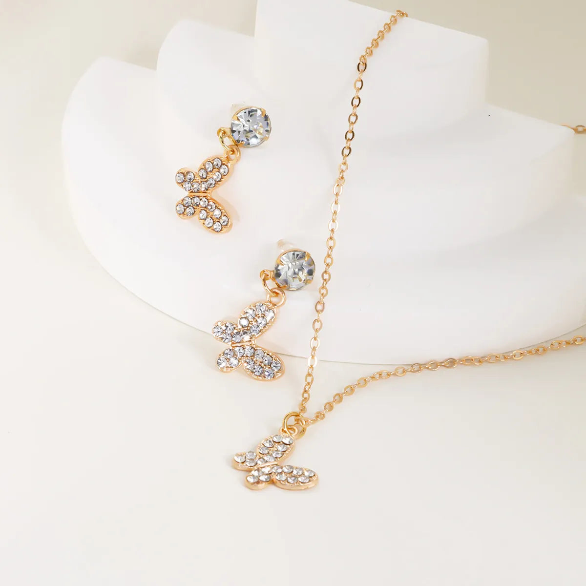 Elegant Simple Style Commute Butterfly Iron Inlay Rhinestones Gold Plated Women'S Jewelry Set