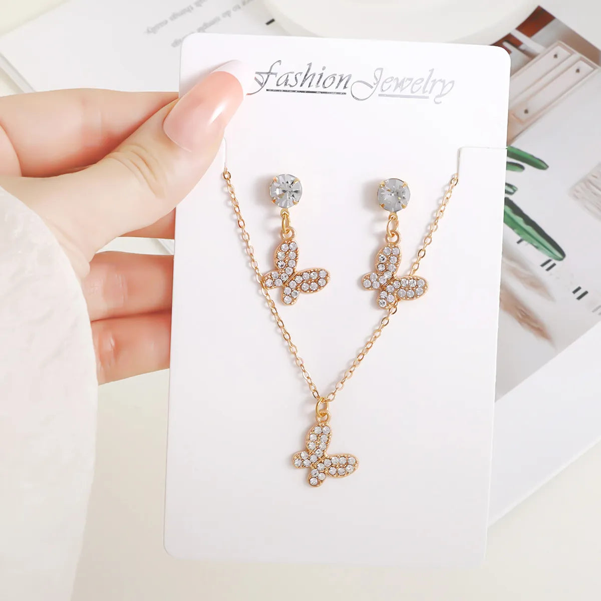 Elegant Simple Style Commute Butterfly Iron Inlay Rhinestones Gold Plated Women'S Jewelry Set