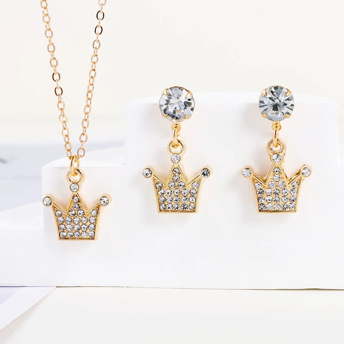 Elegant Simple Style Commute Crown Iron Inlay Rhinestones Gold Plated Women'S Jewelry Set