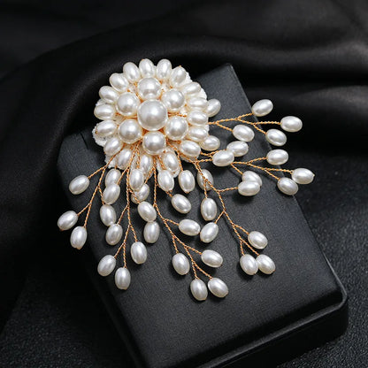 Elegant Simple Style Flower Artificial Crystal Imitation Pearl Alloy Unisex Brooches