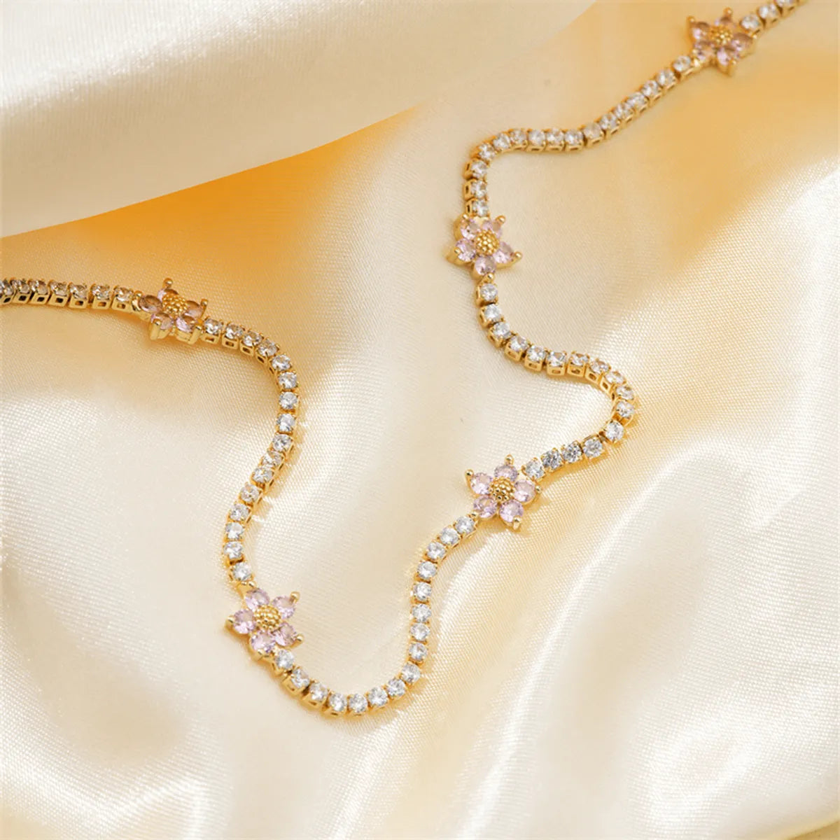 Elegant Simple Style Flower Copper Zircon Necklace In Bulk