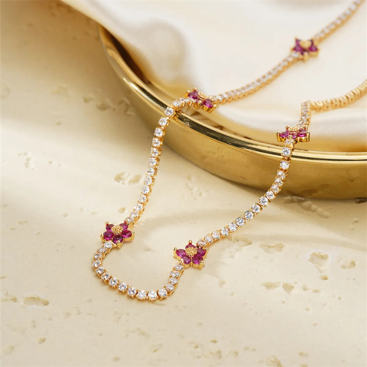 Elegant Simple Style Flower Copper Zircon Necklace In Bulk