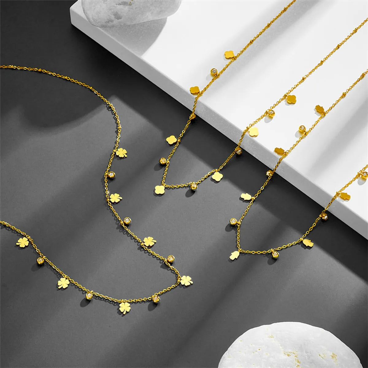 Elegant Simple Style Four Leaf Clover Hand Of Fatima Titanium Steel Plating Inlay Zircon Necklace