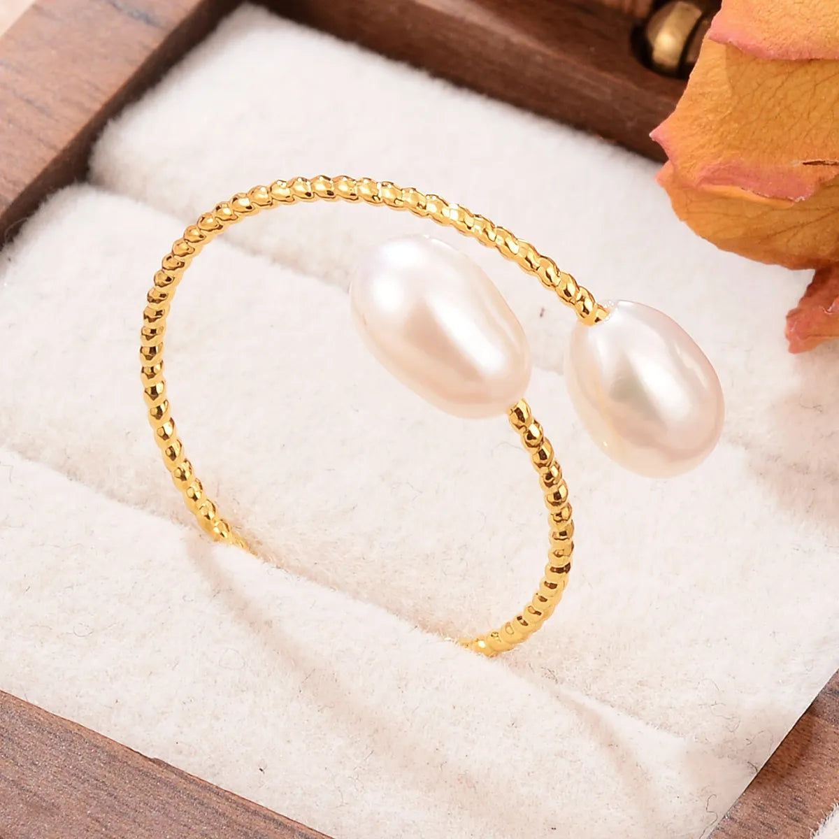 Elegant Simple Style Geometric Copper Plating Inlay Freshwater Pearl 18k Gold Plated Open Rings