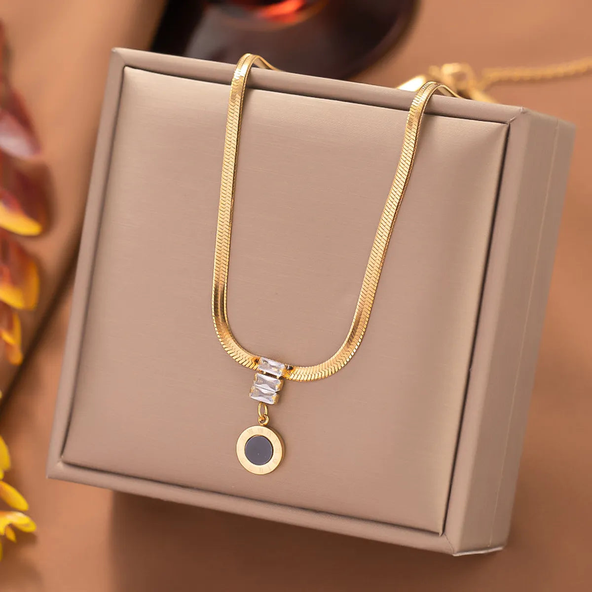 Elegant Simple Style Geometric Snake Titanium Steel Plating Inlay Zircon Pendant Necklace