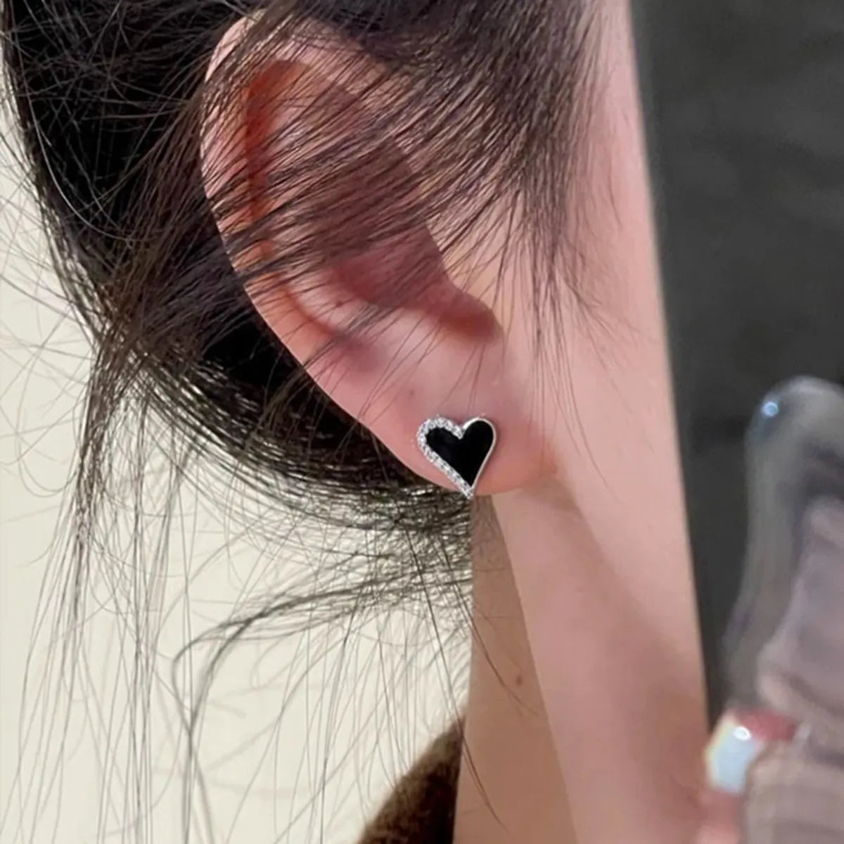 Elegant Simple Style Heart Shape Alloy Enamel Inlay Artificial Diamond Women's Ear Studs