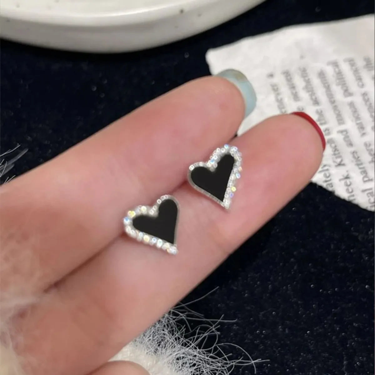 Elegant Simple Style Heart Shape Alloy Enamel Inlay Artificial Diamond Women's Ear Studs