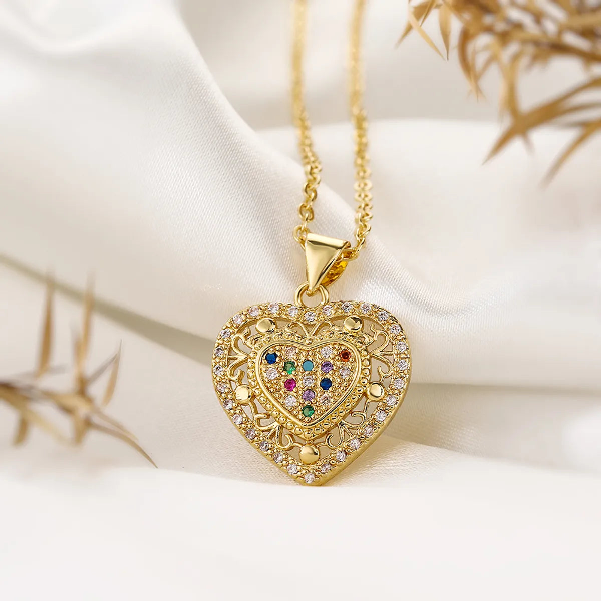 Elegant Simple Style Heart Shape Copper Plating Inlay Zircon 18k Gold Plated Pendant Necklace