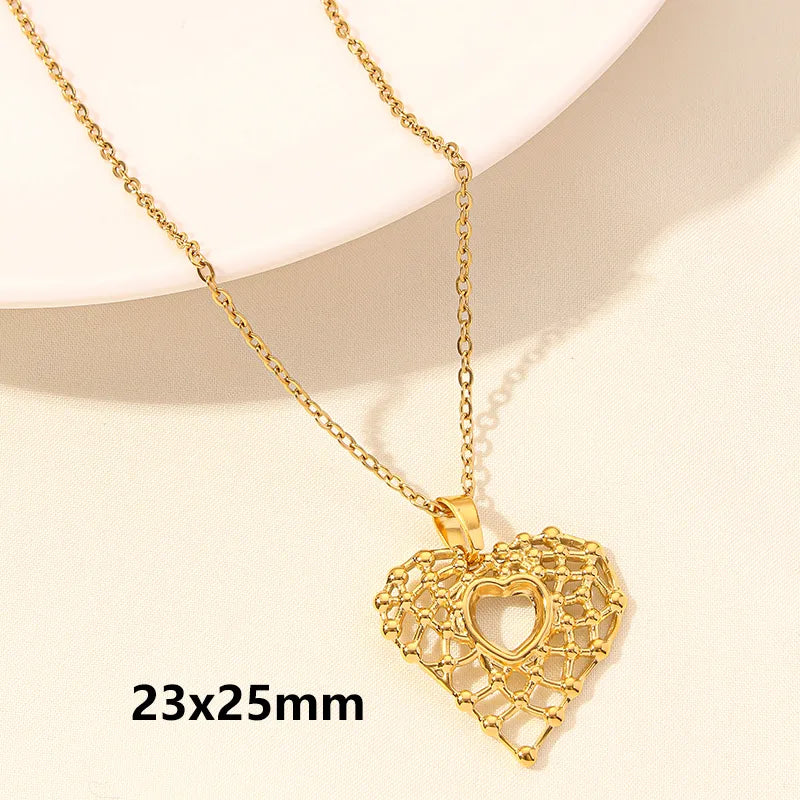 Wholesale Jewelry Elegant Simple Style Heart Shape 304 Stainless Steel 18K Gold Plated Plating Hollow Out Pendant Necklace