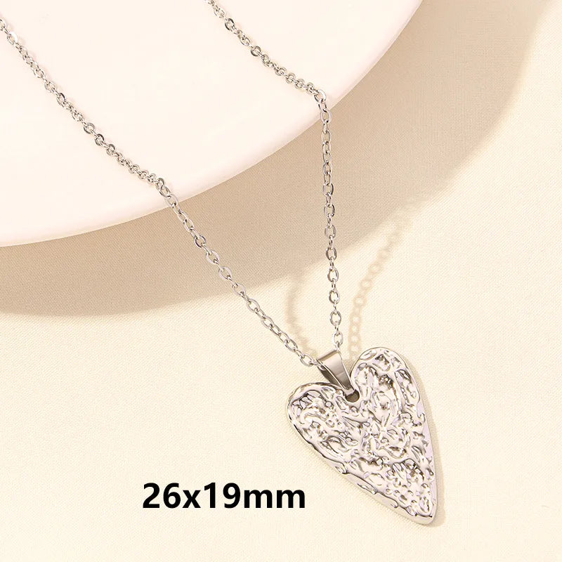 Wholesale Jewelry Elegant Simple Style Heart Shape 304 Stainless Steel 18K Gold Plated Plating Hollow Out Pendant Necklace