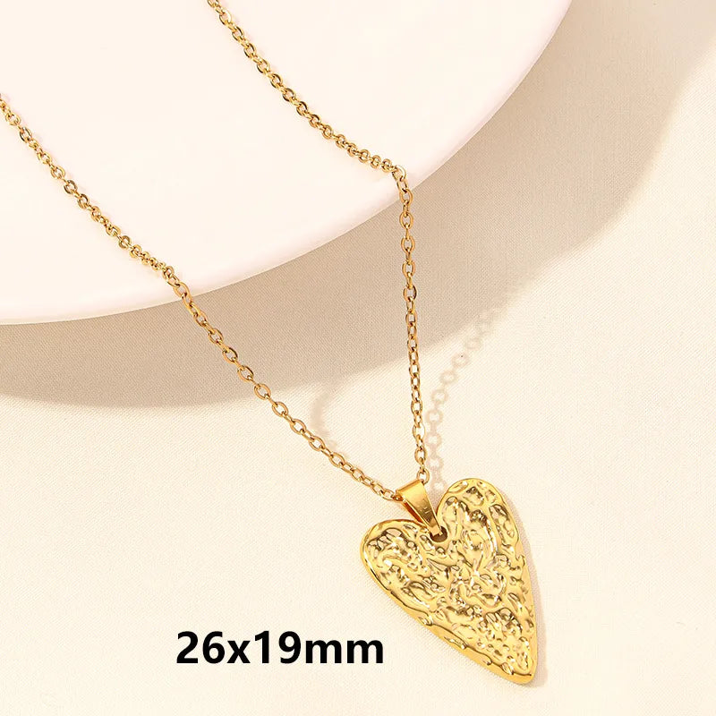 Wholesale Jewelry Elegant Simple Style Heart Shape 304 Stainless Steel 18K Gold Plated Plating Hollow Out Pendant Necklace