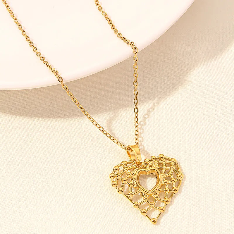 Wholesale Jewelry Elegant Simple Style Heart Shape 304 Stainless Steel 18K Gold Plated Plating Hollow Out Pendant Necklace