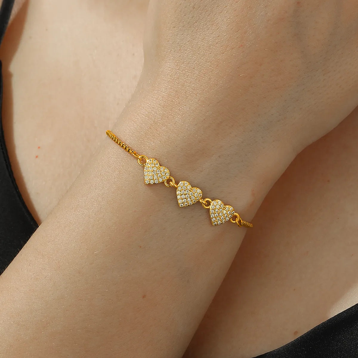 Elegant Simple Style Human Heart Shape Flower Copper Plating Inlay Zircon 18k Gold Plated Bracelets