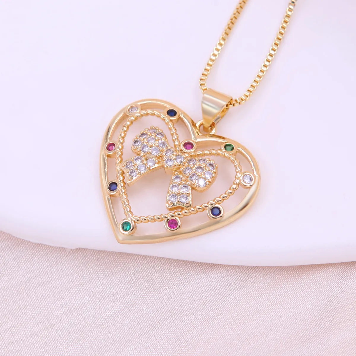 Elegant Simple Style Love Heart Shape Bow Knot Copper Plating Inlay Zircon 18k Gold Plated Pendant Necklace