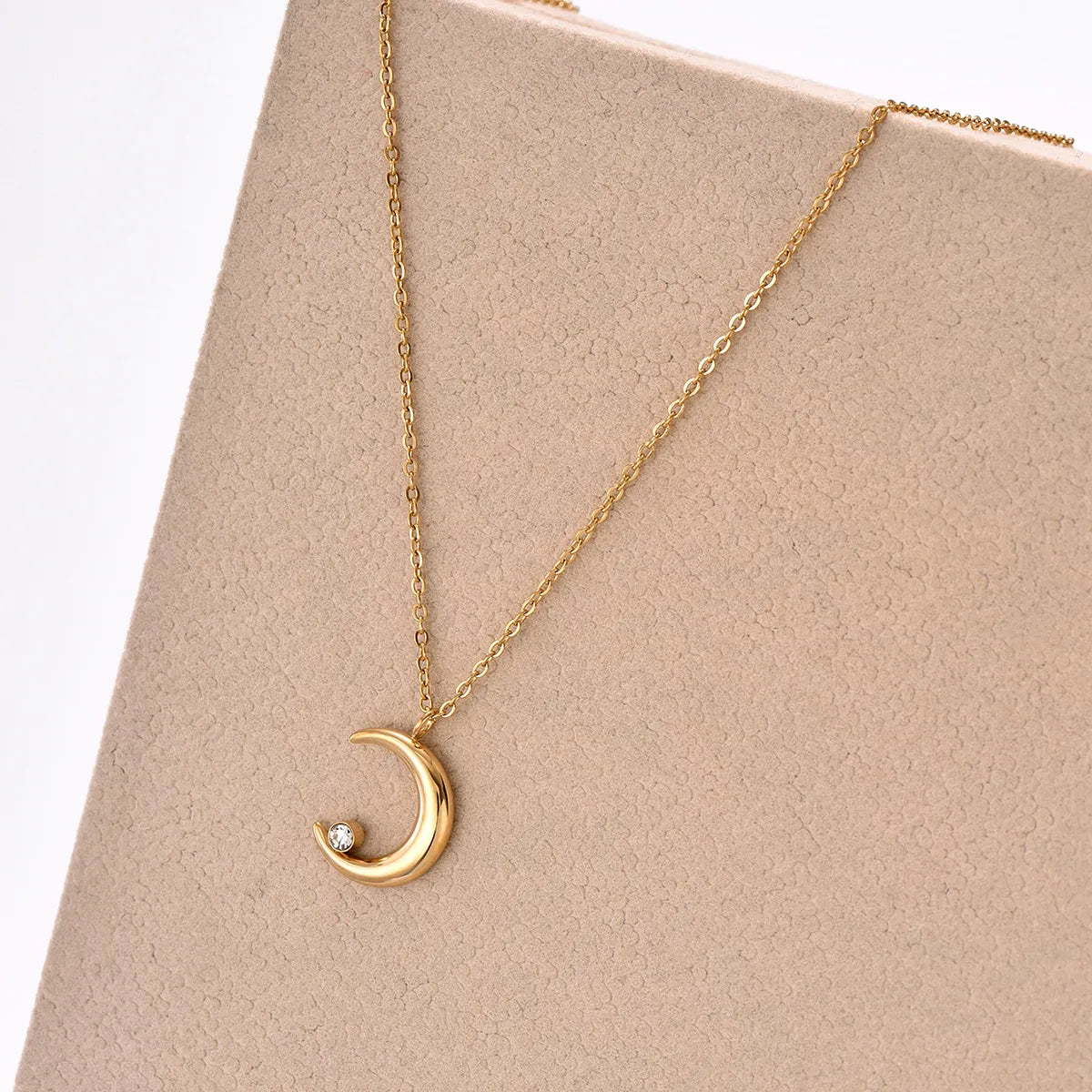 Elegant Simple Style Moon Stainless Steel Plating Inlay Rhinestones 14k Gold Plated Pendant Necklace