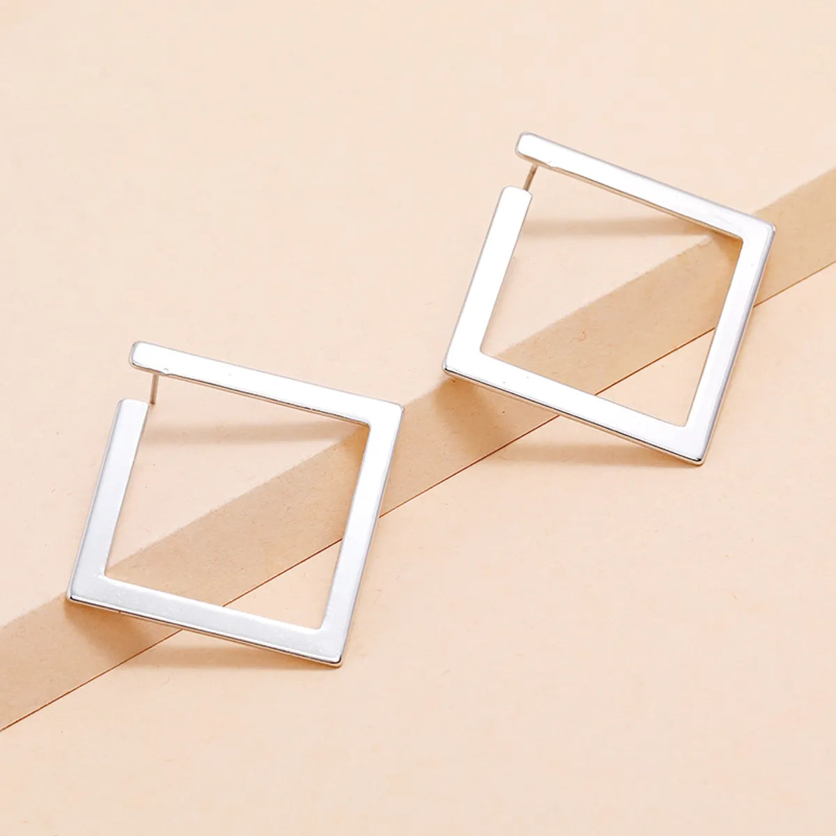 1 Pair Elegant Simple Style Rhombus Iron Ear Studs