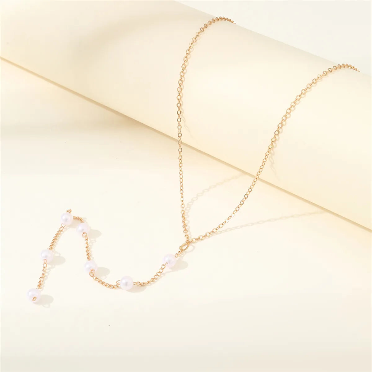 Elegant Simple Style Solid Color Artificial Pearl Alloy Beaded Women's Sweater Chain