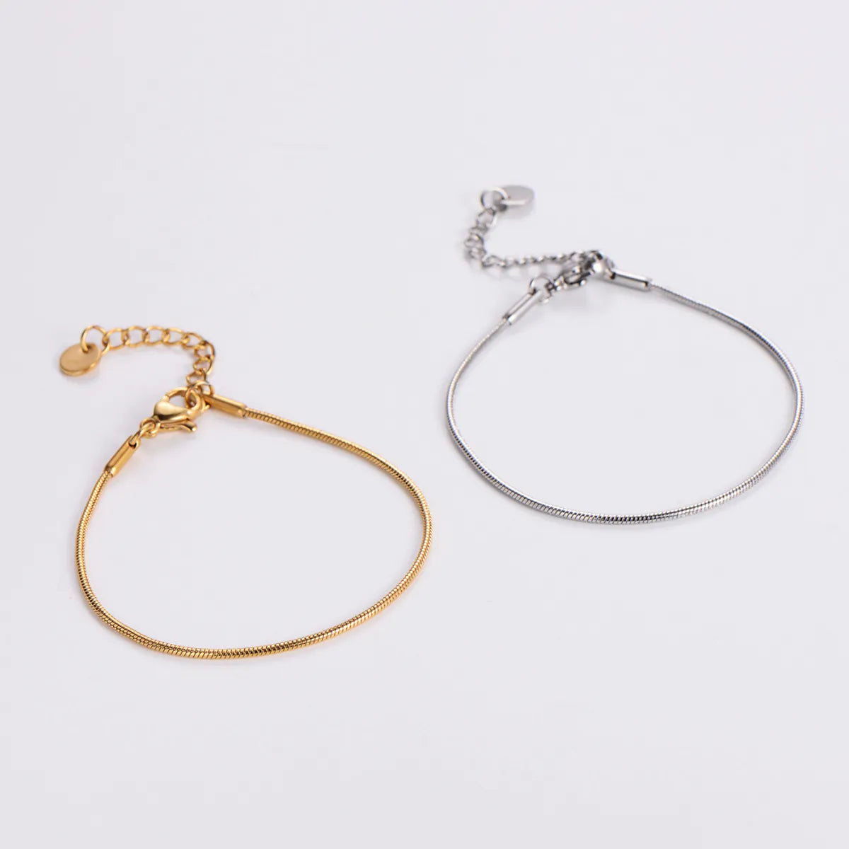 Elegant Simple Style Solid Color Stainless Steel Plating 18k Gold Plated Bracelets