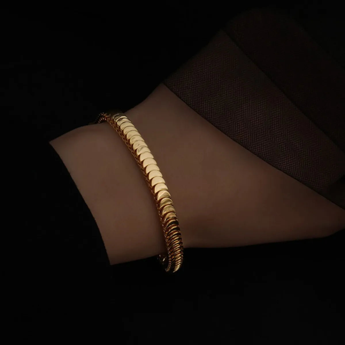 Elegant Simple Style Solid Color Titanium Steel Plating 18k Gold Plated Bracelets