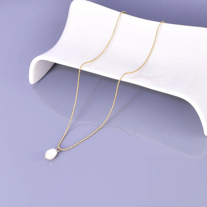 Elegant Simple Style Solid Color Titanium Steel Plating 18k Gold Plated Pendant Necklace