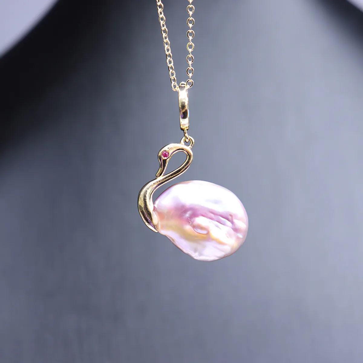 Elegant Simple Style Swan Freshwater Pearl Copper Pendant Necklace