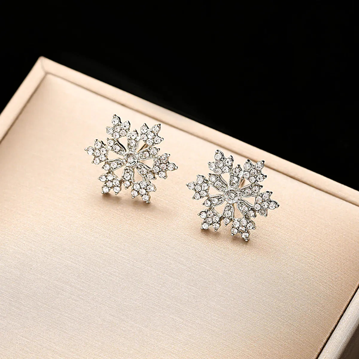 Elegant Snowflake Alloy Inlay Rhinestones Women's Earrings Necklace