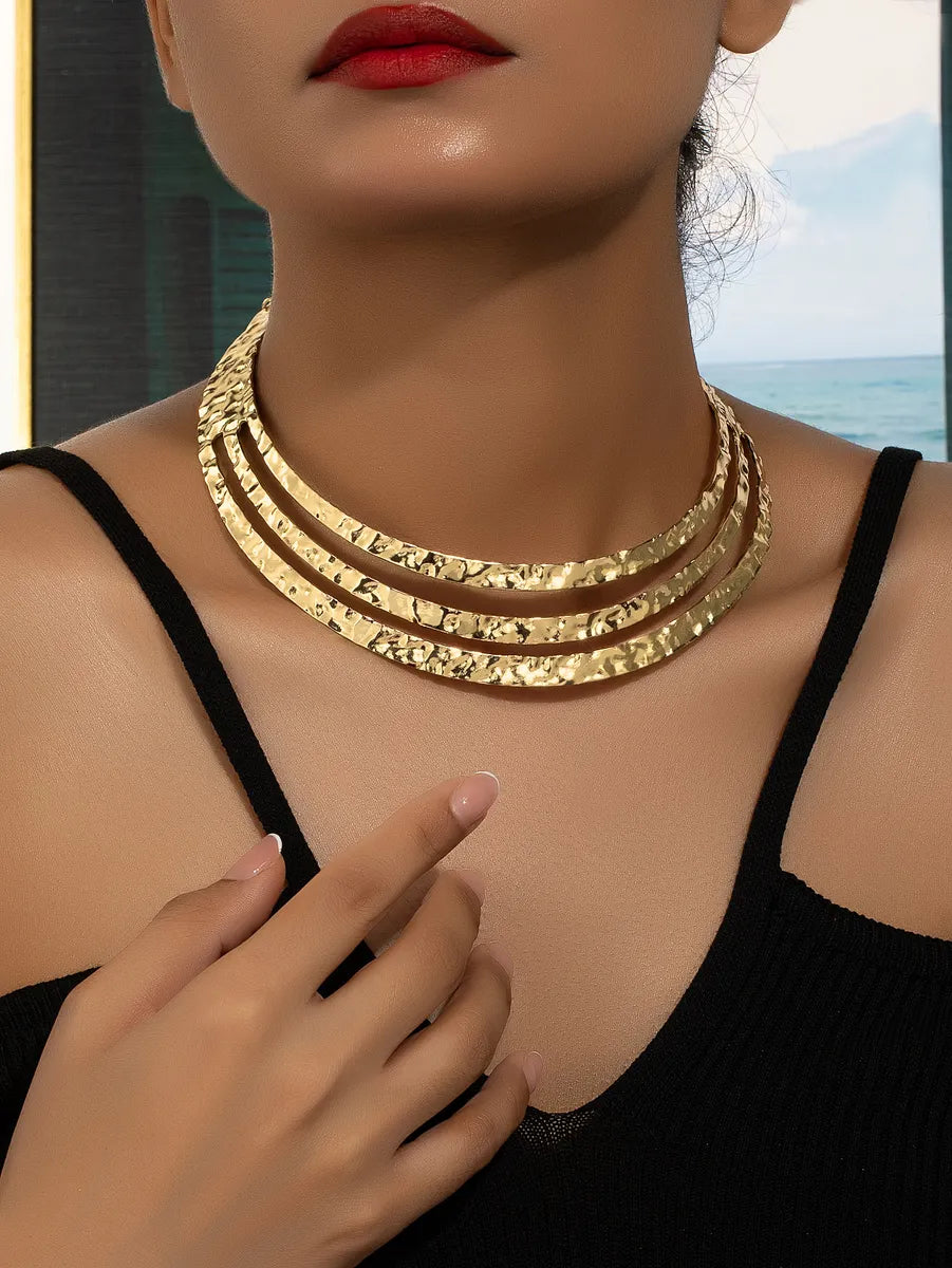 Elegant Solid Color Alloy Polishing Plating Gold Plated Women'S Choker