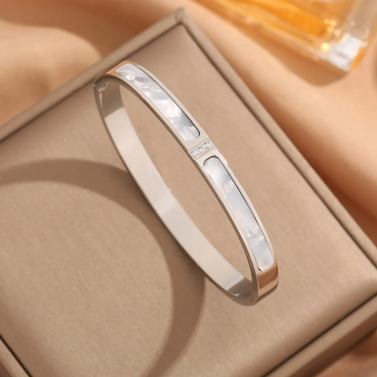 Elegant Solid Color Stainless Steel Shell Plating Gold Plated Bangle