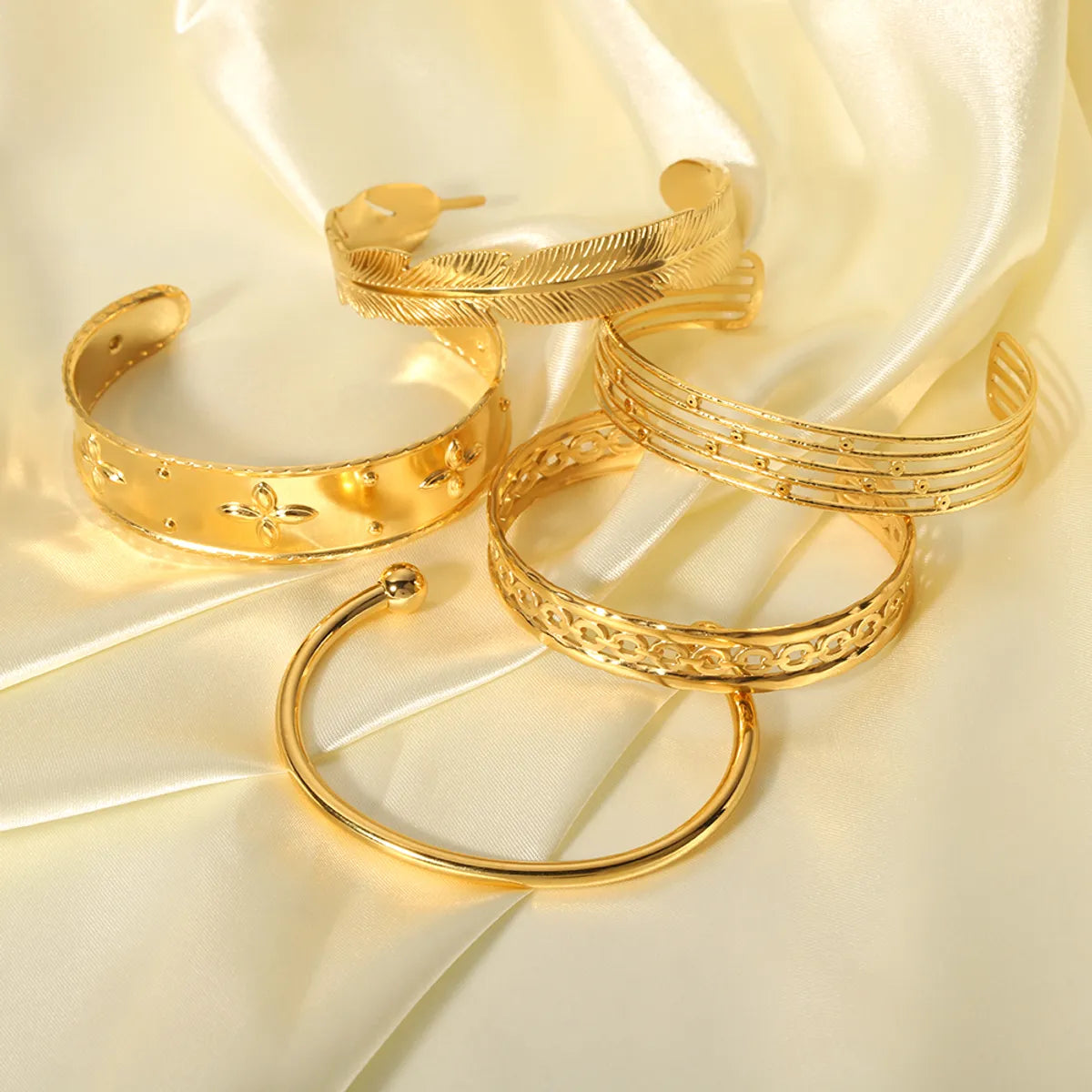 Elegant Streetwear Animal Leaf 304 Stainless Steel 18K Gold Plated Wristband Bangle In Bulk