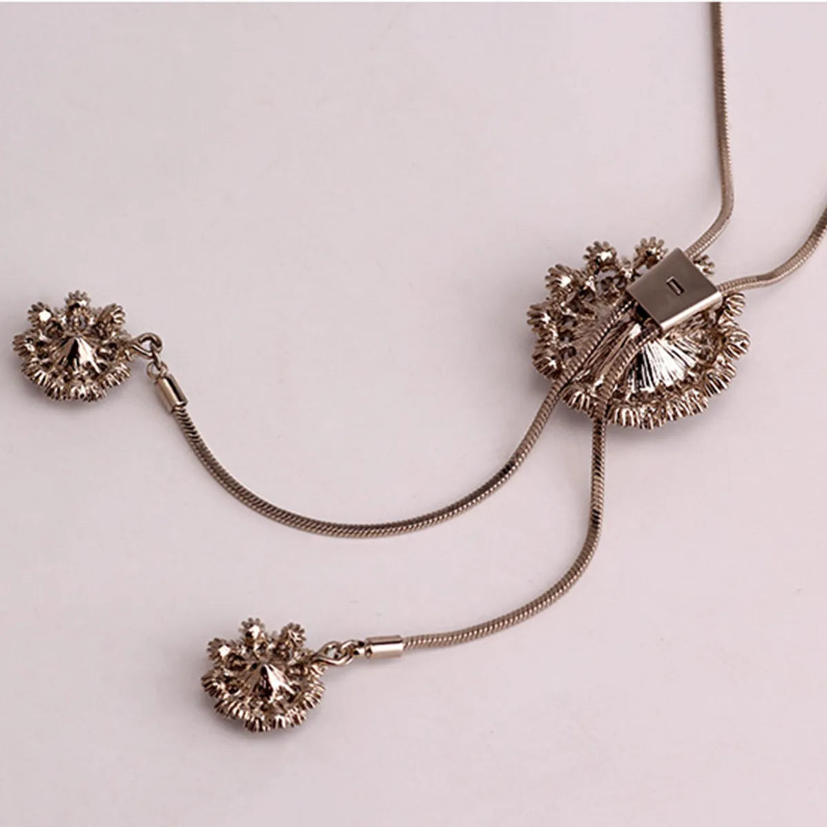 Elegant Streetwear Snowflake Alloy Plating Inlay Artificial Gemstones Women's Sweater Chain