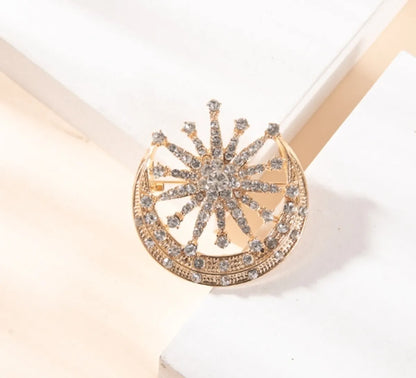 Elegant Sun Moon Alloy Plating Inlay Artificial Diamond Women'S Brooches