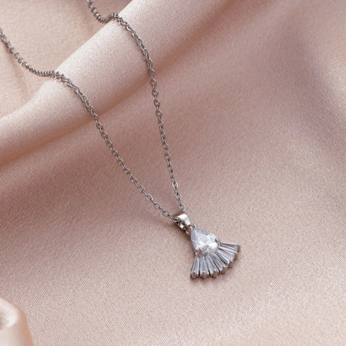 Elegant Swan Starfish Snowflake Stainless Steel Titanium Steel Plating Inlay Zircon White Gold Plated Pendant Necklace