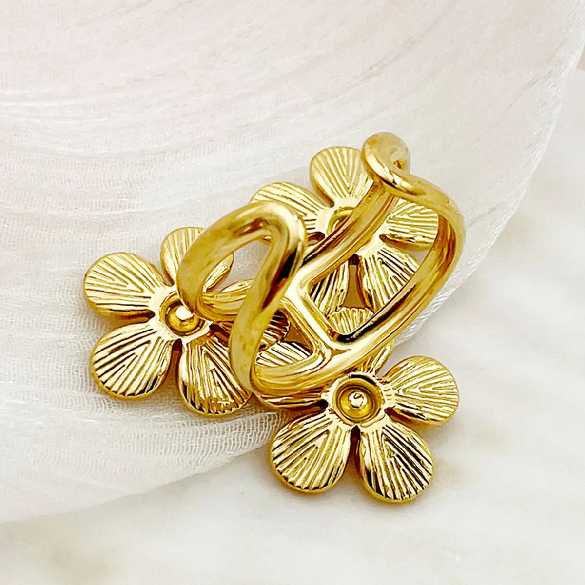 Elegant Sweet Artistic Flower Stainless Steel Plating Inlay Zircon Gold Plated Open Rings