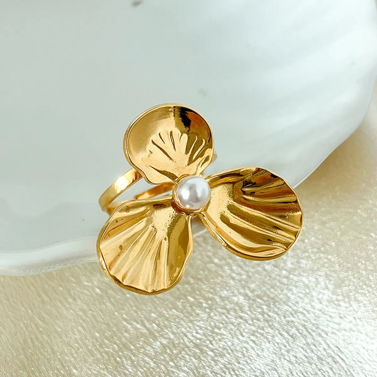 304 Stainless Steel 14K Gold Plated Elegant Sweet Plating Inlay Flower Pearl Open Rings