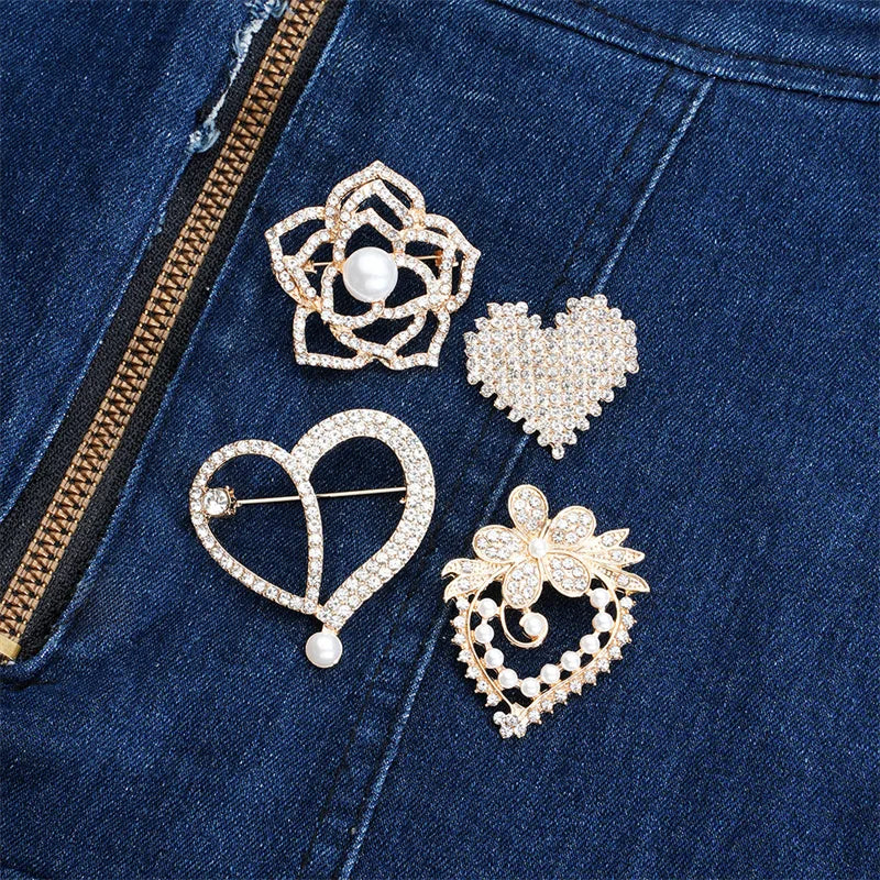 Elegant Sweet Shiny Heart Shape Flower Alloy Inlay Rhinestones Pearl Women'S Brooches