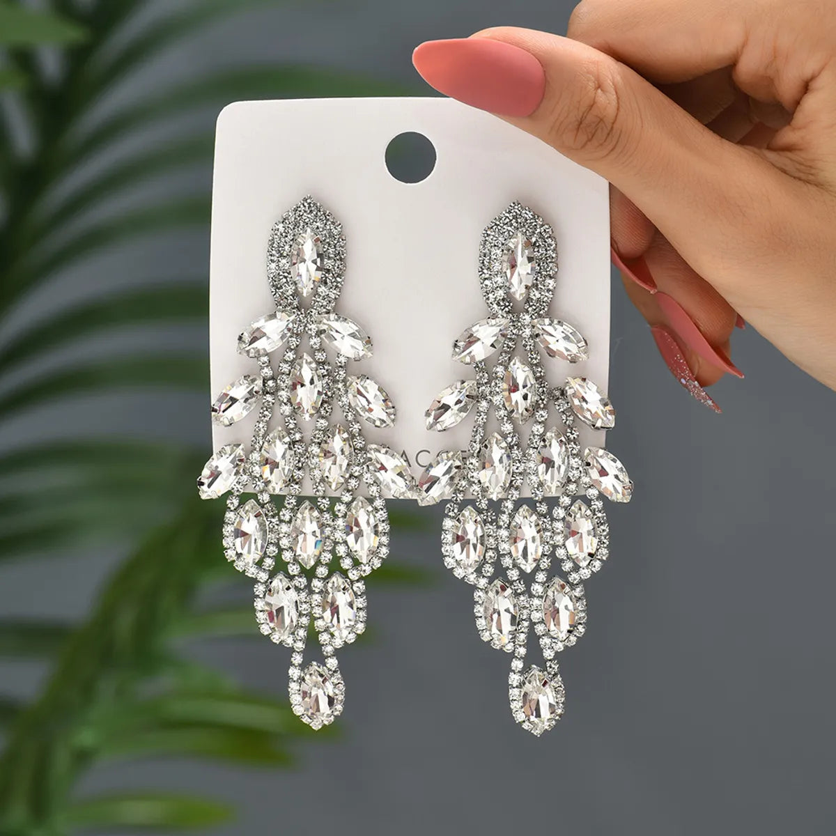 1 Pair Elegant Vacation Leaves Hollow Out Inlay Copper Alloy Artificial Gemstones Drop Earrings