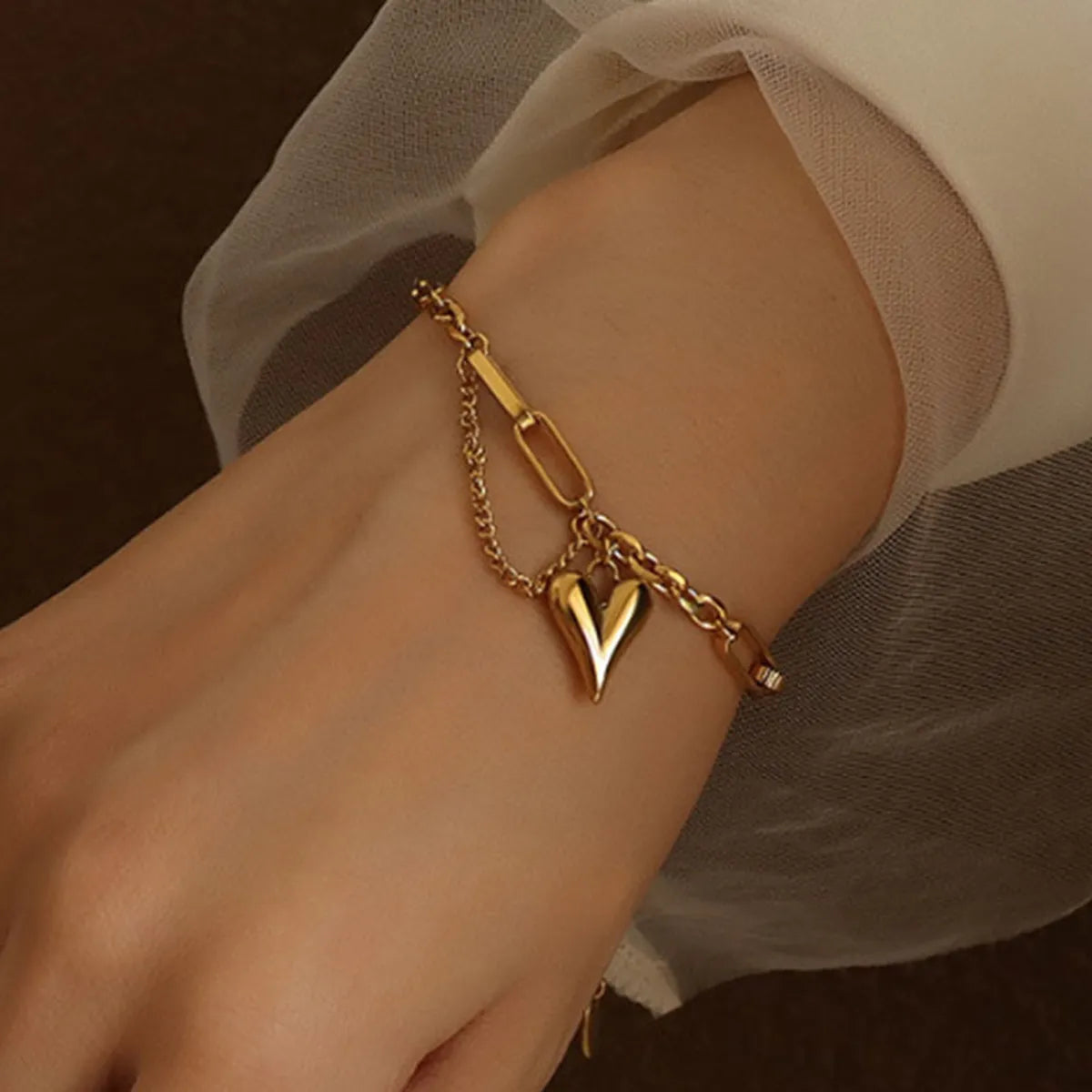 Elegant Vintage Style Heart Shape Titanium Steel Plating 18k Gold Plated Bracelets