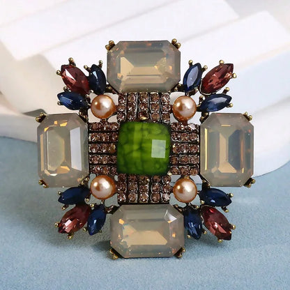 Elegant Vintage Style Streetwear Square Alloy Inlay Rhinestones Glass Women'S Brooches 1 Piece