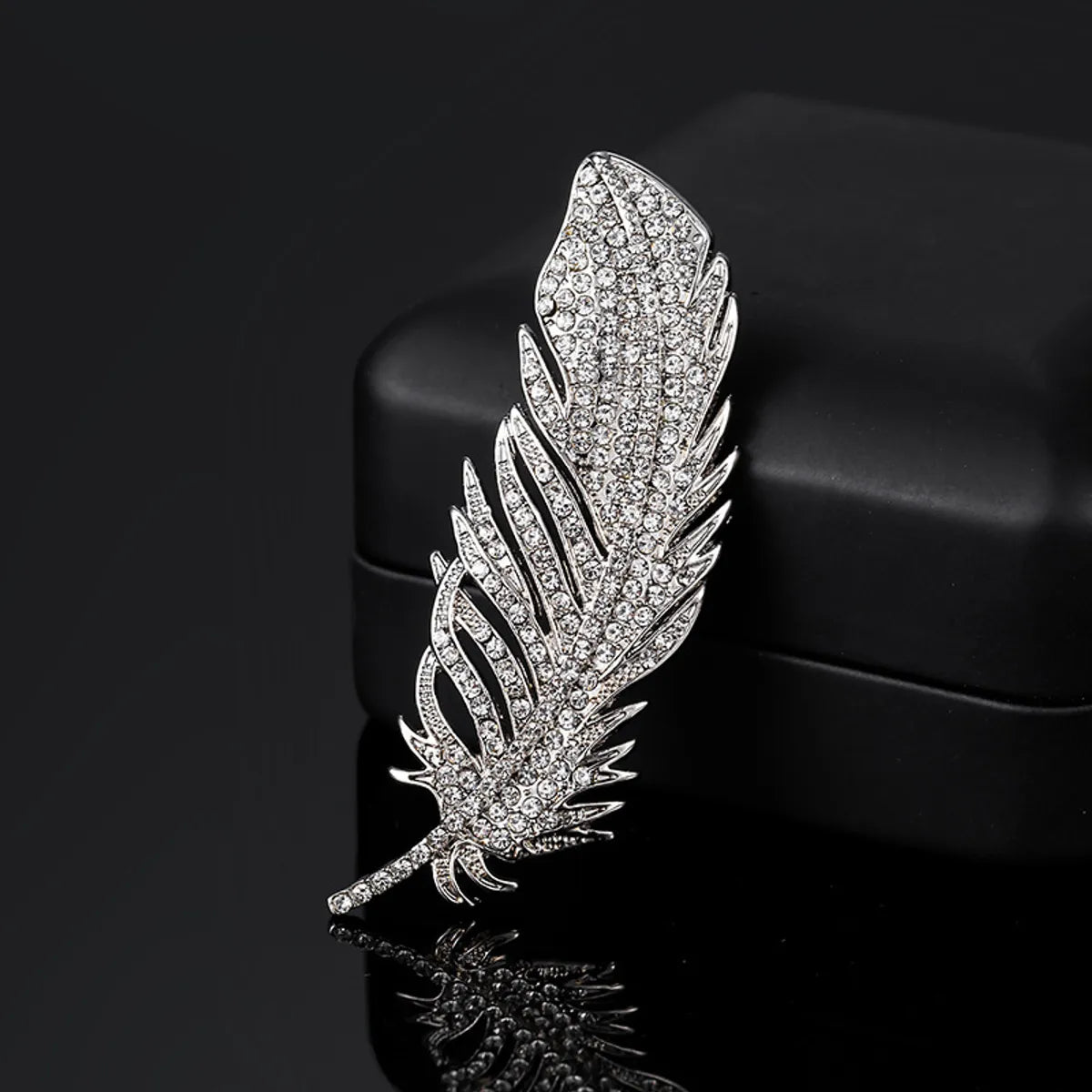 Elegant Wings Alloy Inlay Rhinestones Women'S Brooches