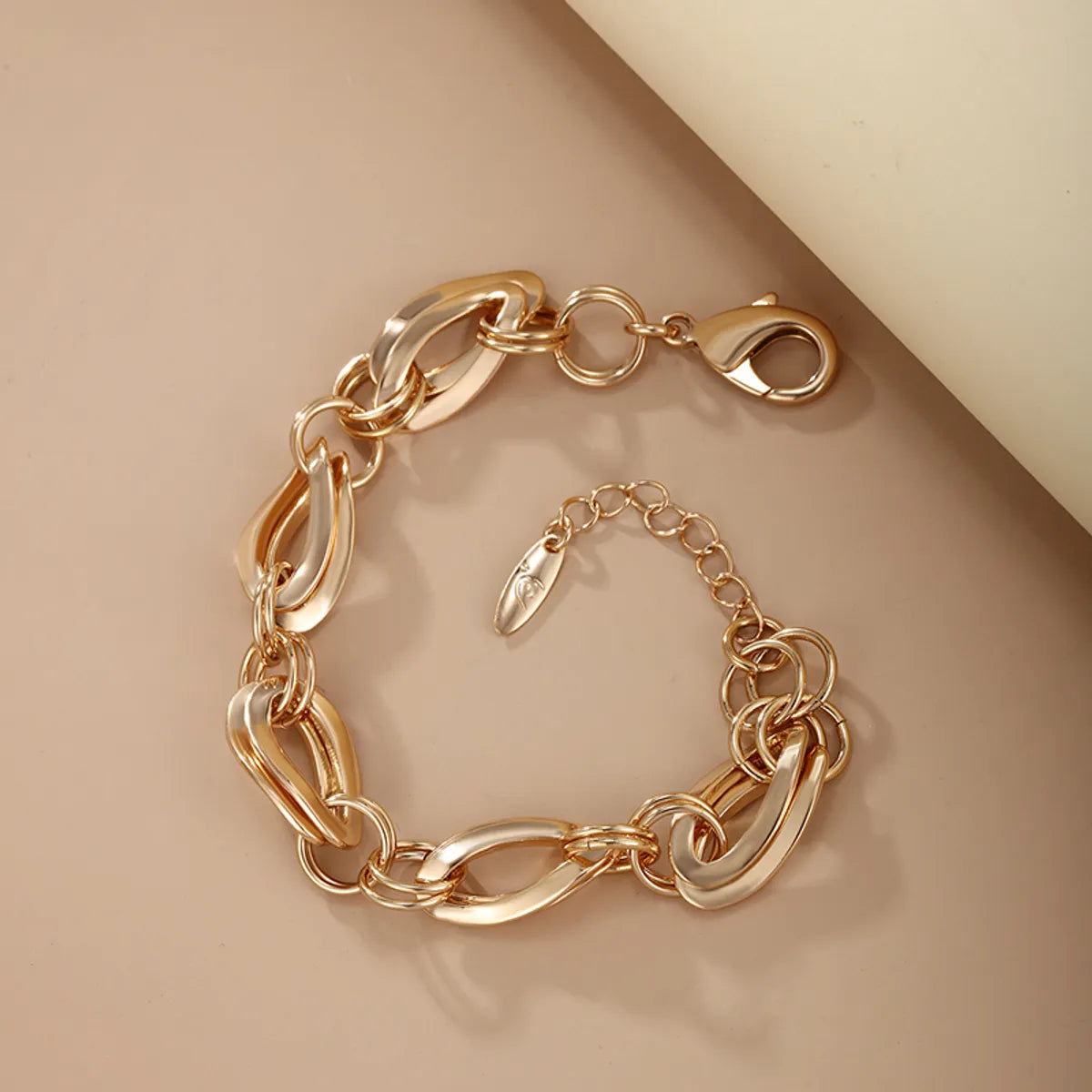 Elegant Xuping Simple Style Geometric 18k Gold Plated Alloy Copper Wholesale Bracelets