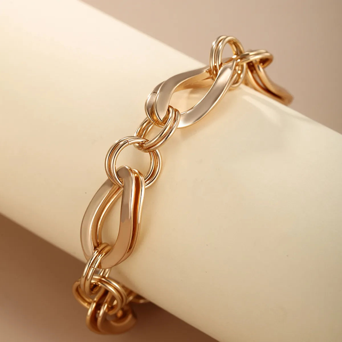 Elegant Xuping Simple Style Geometric 18k Gold Plated Alloy Copper Wholesale Bracelets