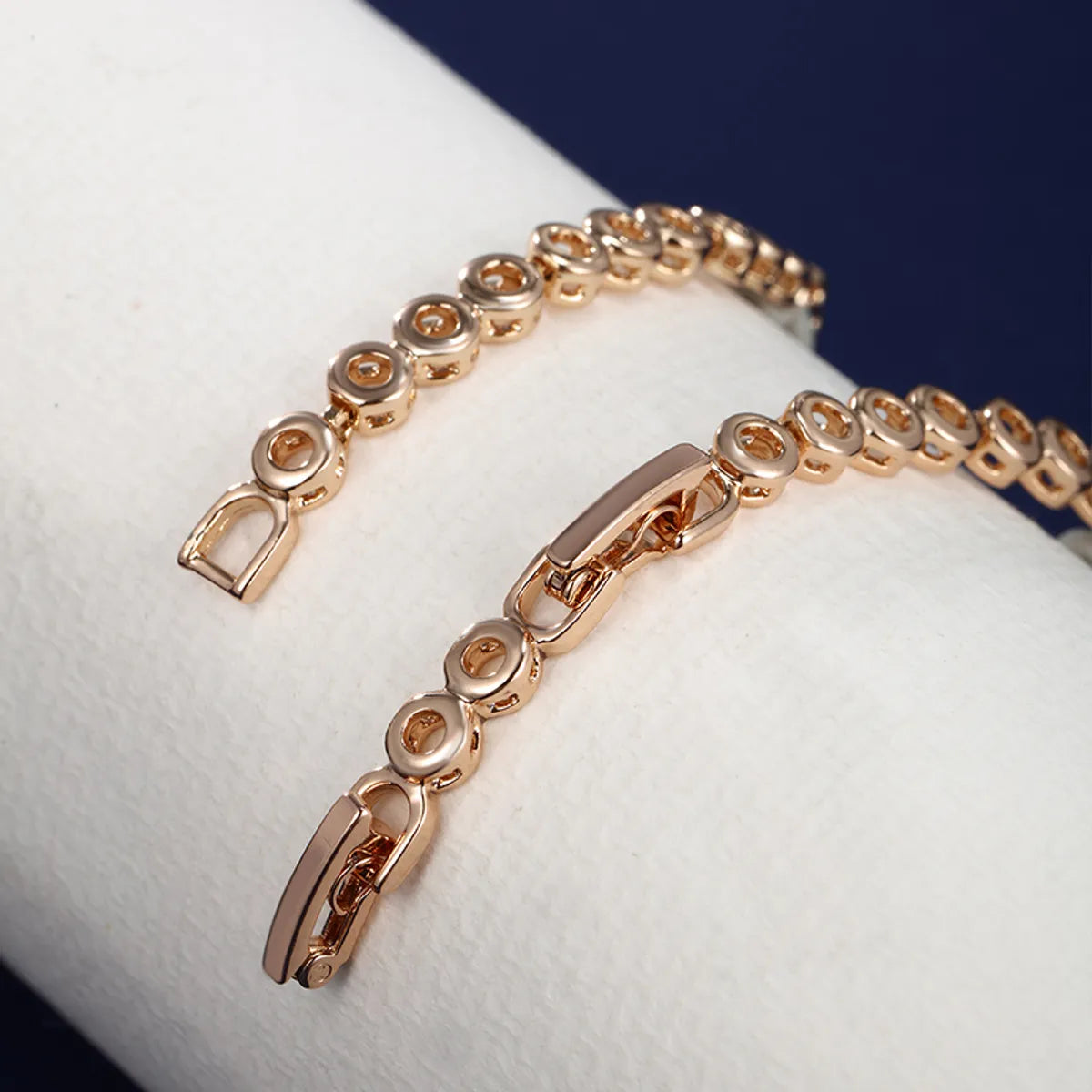 Elegant XUPING Simple Style Round Heart Shape Rectangle Alloy Copper Plating Inlay Artificial Diamond 18K Gold Plated Women'S Bracelets