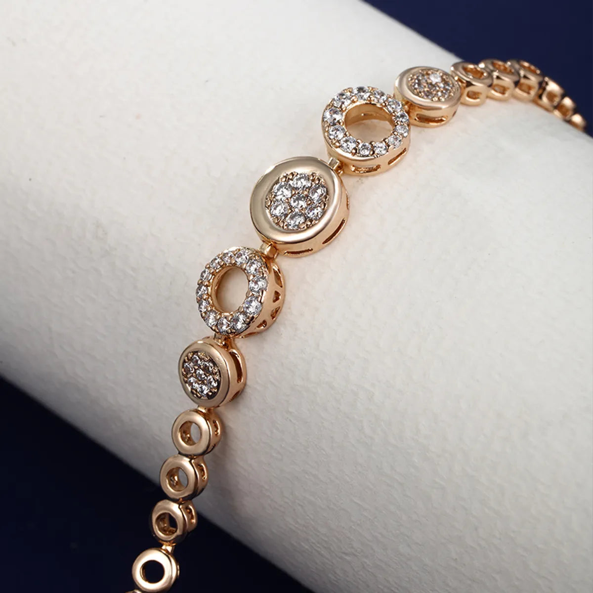 Elegant XUPING Simple Style Round Heart Shape Rectangle Alloy Copper Plating Inlay Artificial Diamond 18K Gold Plated Women'S Bracelets